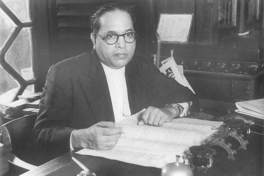 चित्र 1: डॉ. भीमराव आंबेडकर, 1950 में लिया गया छायाचित्र (चित्र: Unknown author / Wikimedia Commons / Public Domain)