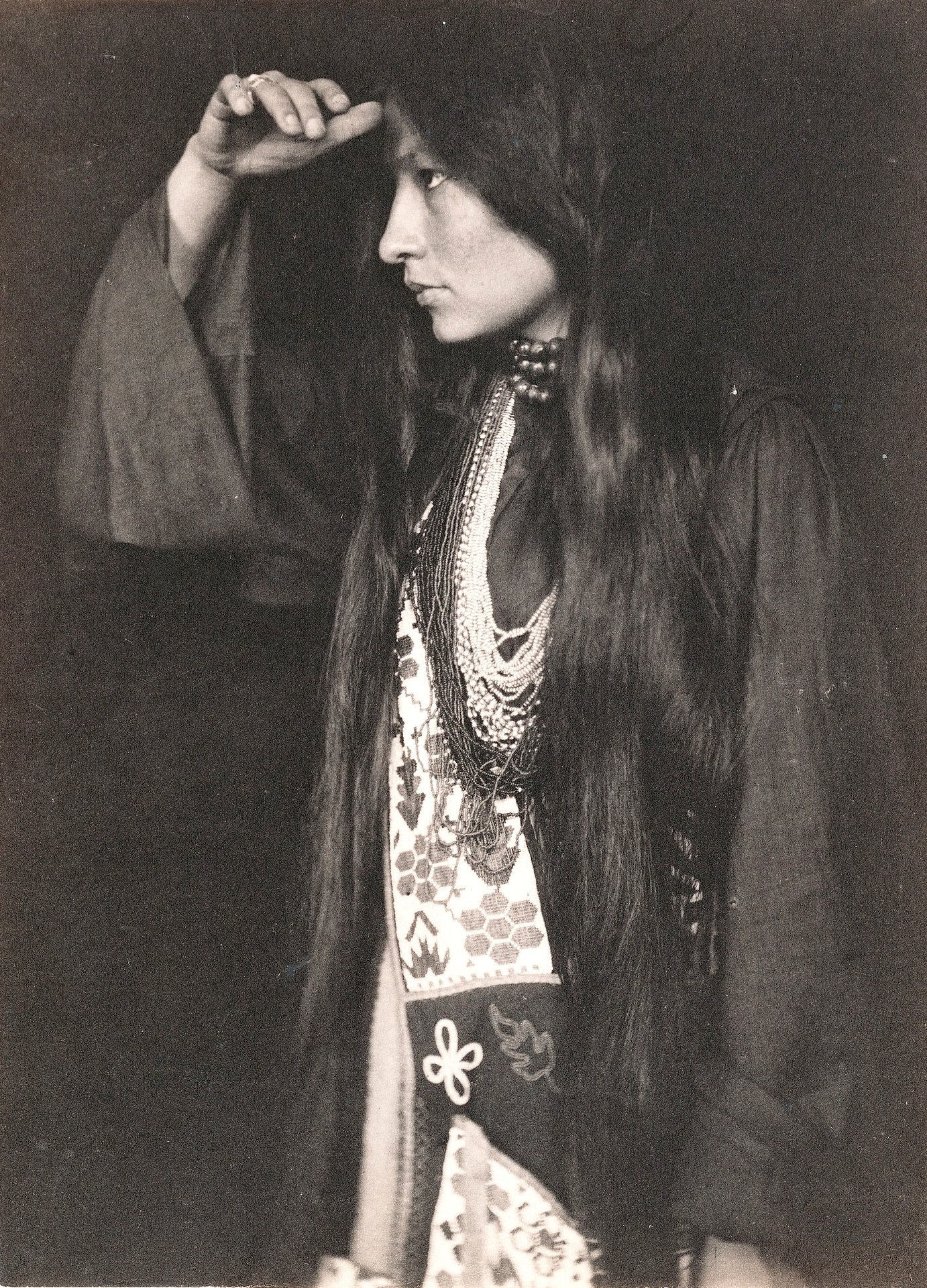Photo: Zitkala-Sa (Gertrude Simmons Bonnin), photographed circa 1898 (photo details are outside the NCERT text). Photo: Gertrude Käsebier / Wikimedia Commons / Public Domain